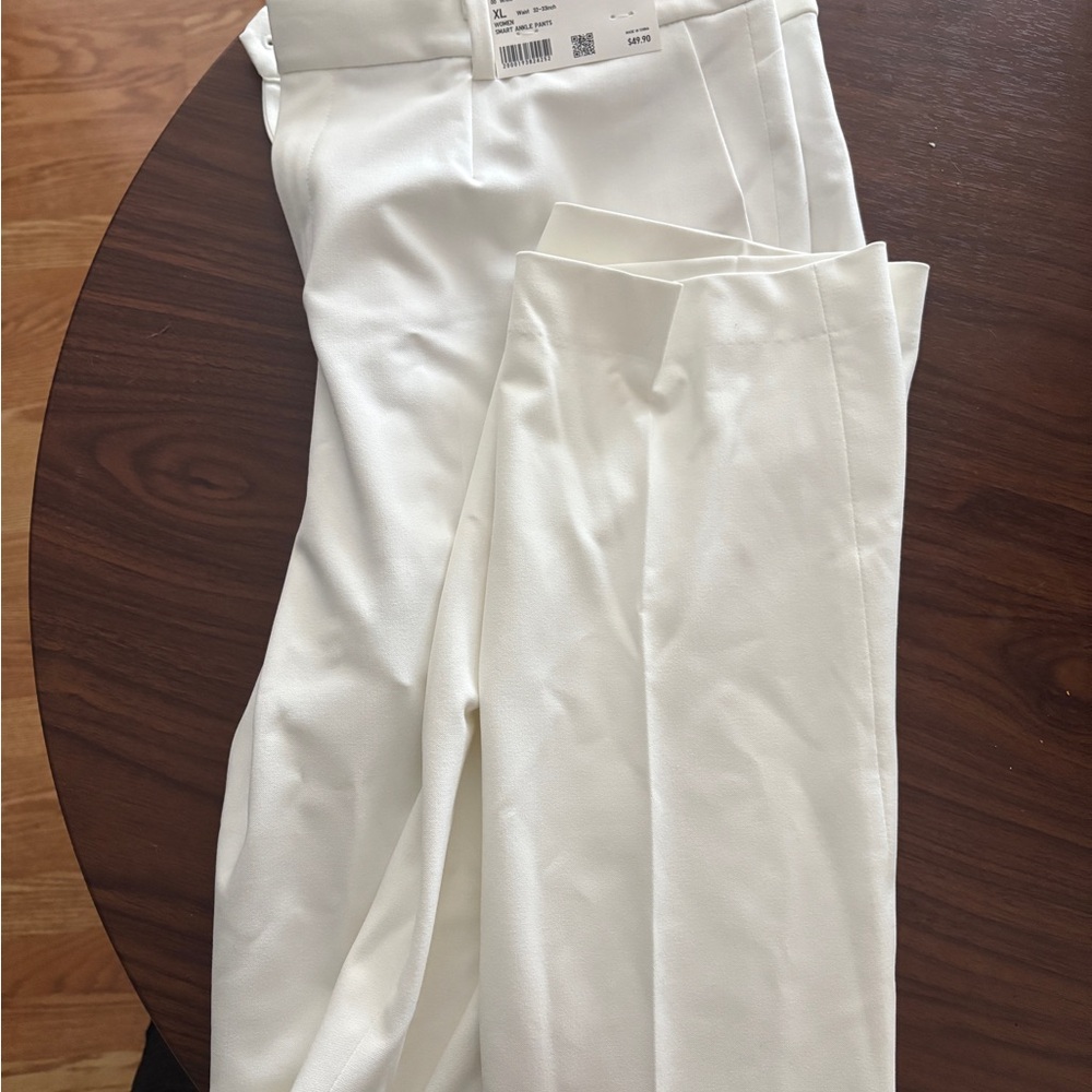 NWT UNIQLO White Smart Ankle Pants